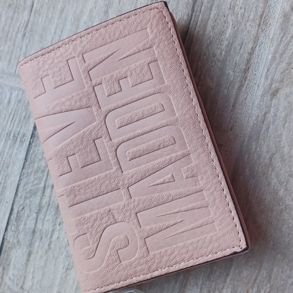 Steve Madden Handbags - Steve Madden  wallet